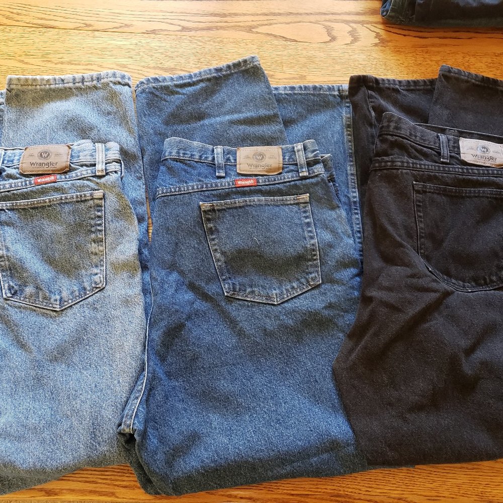 Mens Jeans, 3 pair, size 44x32, Wrangler